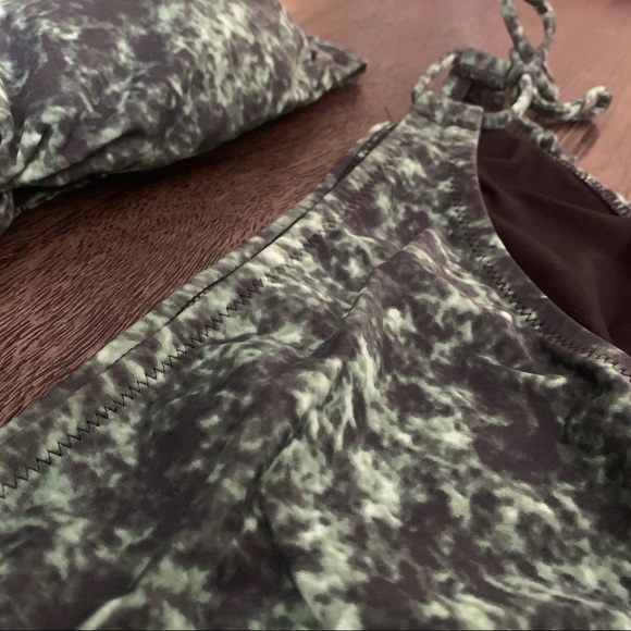 EUC Victorias Secret Maya Twist Bandeau Bikini - Picture 3 of 9